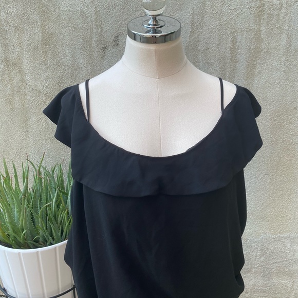 LOFT Tops - Ann Taylor LOFT Off shoulder blouse tank top